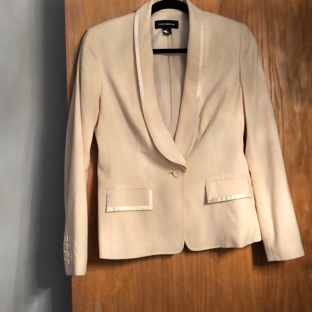 Cream tuxedo blazer